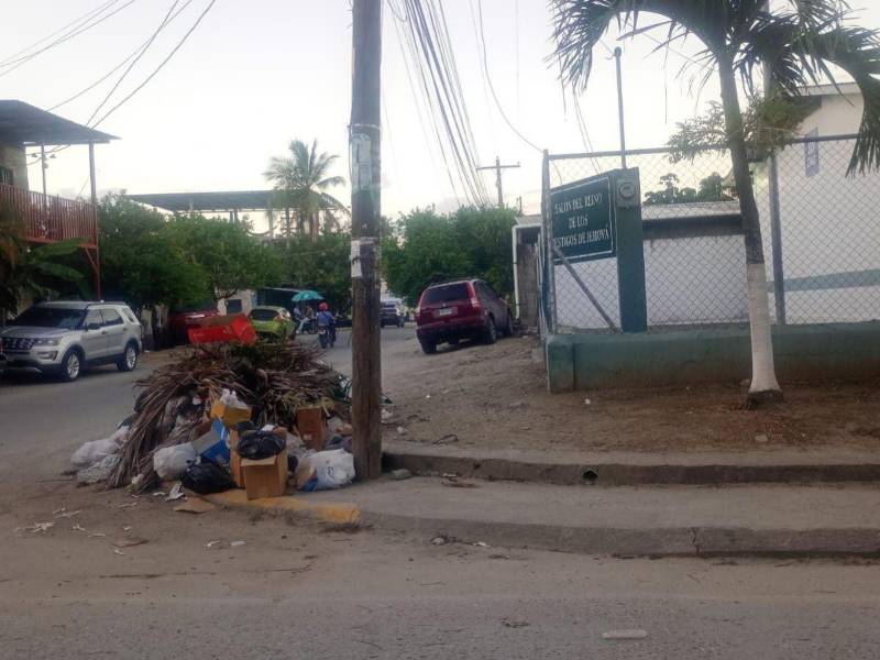 Los vecinos manifiestan que cada día el problema se agudiza mas y pidieron no justificar el problema por el alza al combustible o el clima porque esto ya lleva varios meses