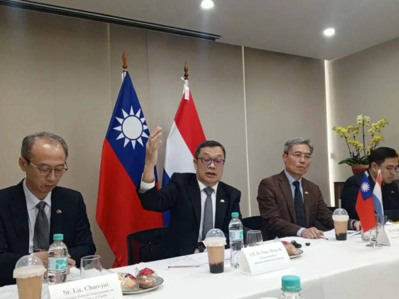 El viceministro político del Ministerio de Relaciones Exteriores de Taiwán, Ming-Chi Chen, explica sobre el restablecimiento de las relaciones diplomáticas con Honduras y los proyectos a desarrollar.