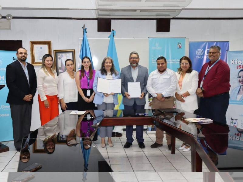 El director ejecutivo del Infop, Carlos Suazo, destaca los avances de la educación técnica.