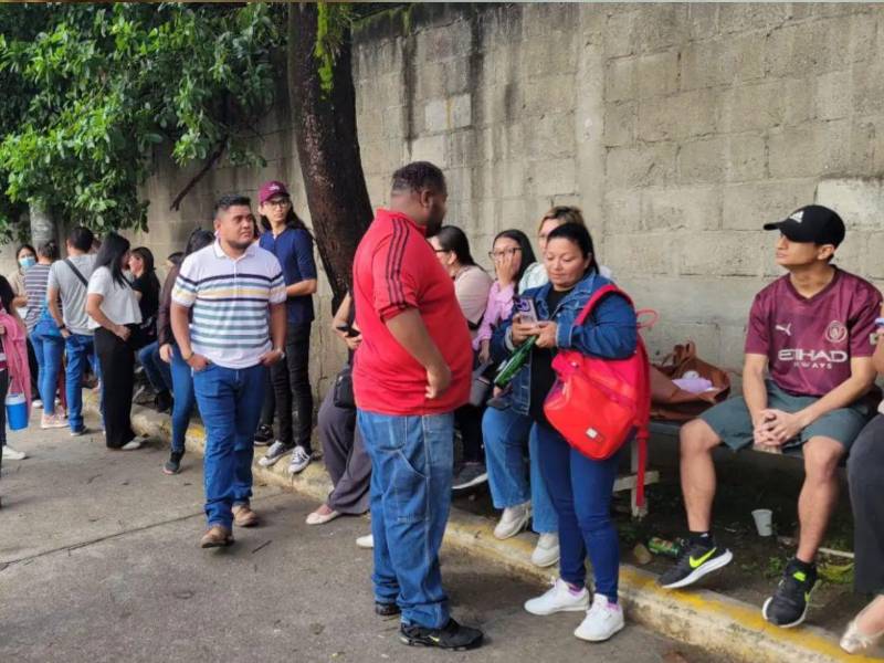 Empleados del Sistema Nacional de Emergencias<b> 911 </b>(SNE 911).