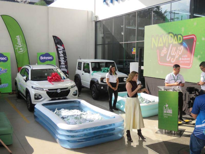 Navidad de lujo: Supermercados La Colonia entrega autos Suzuki a clientes de la zona norte