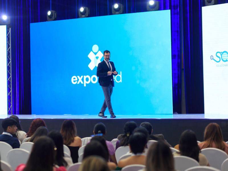 Expositores y visitantes encuentran en Expomed una plataforma ideal para compartir conocimientos y generar nuevas oportunidades de crecimiento.