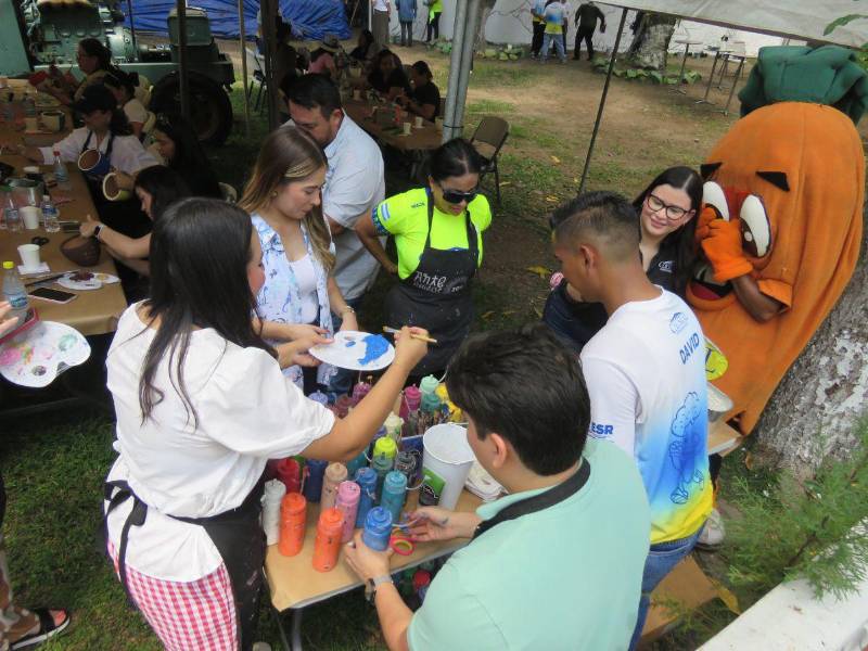 Supermercados Colonial celebra el Día de la Tierra con arte y naturaleza