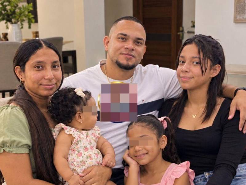Una familia quedó marcada por la tragedia luego de que cinco de sus integrantes murieran durante un incendio registrado la madrugada del pasado miércoles en el barrio de La Compuerta, República Dominicana.