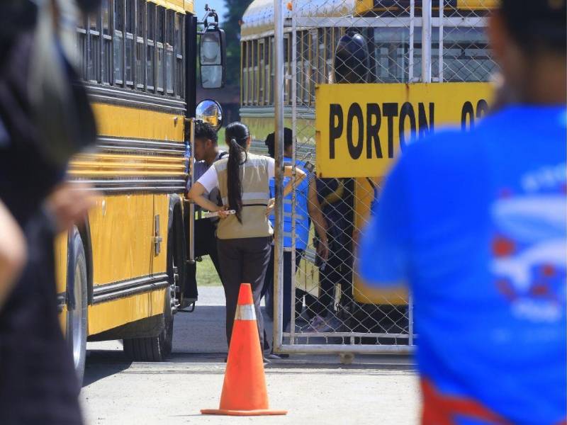 De acuerdo con cifras del Instituto Nacional de Migración (INM), del 1 de enero al 1 de julio, 23,978 hondureños han sido deportados desde Estados Unidos, México y Guatemala. De ese total, 20,865 fueron deportados vía aérea.