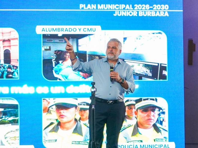 Junior Burbara expone las acciones inmediatas de su plan maestro para recuperar el desarrollo de San Pedro Sula.
