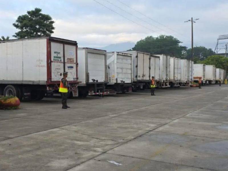 Arriba material electoral a San Pedro Sula con fuerte resguardo policial.