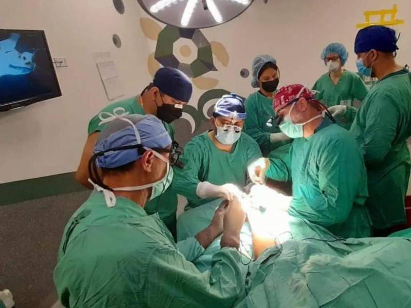 El Hospital Escuela busca fortalecer la atención especializada en cirugía de mano y reducir la lista de espera de pacientes que requieren este tipo de procedimientos en el país.
