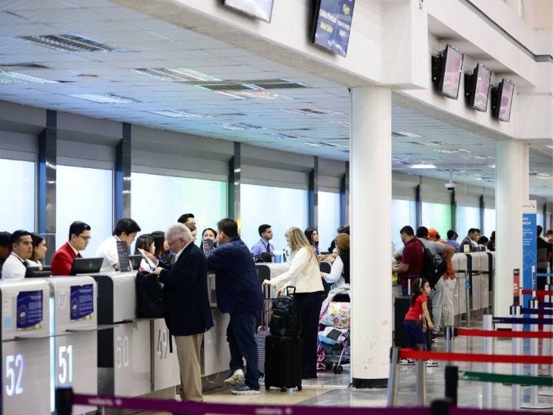 En el aeropuerto internacional Ramón Villeda Morales operan 11 aerolíneas internacionales.