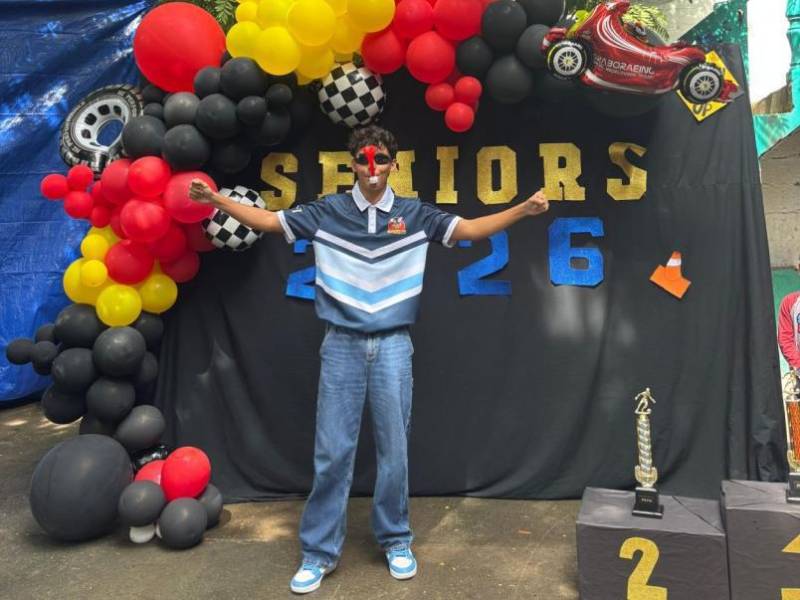 Seniors 2026 de la Saint Paul Academy celebran su entrada en SPS