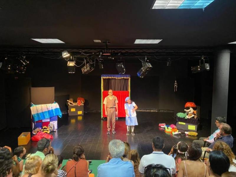 Maricela ha brindado talleres artísticos en Argentina, Perú, Dinamarca, España, Colombia, entre otros. Ha producido más de 15 obras teatrales, coordinó dos festivales internacionales, uno nacional y otro regional; participó en el Encuentro Internacional de Mimo y Teatro Gestual en Quito, Ecuador.