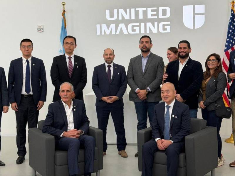 Nasry Asfura en las instalaciones de United Imaging Healthcare (UIH), en Houston, Texas.