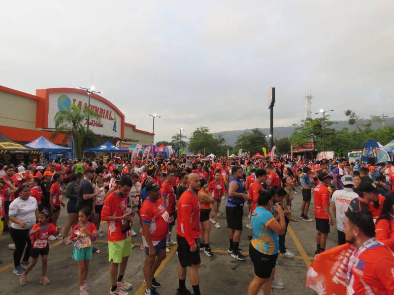 ¡Éxito rotundo en la maratón “Corriendo Con Propósito” 10k de La Mundial!