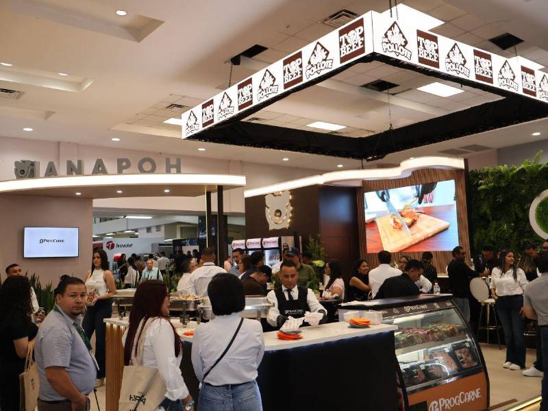 Los visitantes conocen de cerca los nuevos productos lanzados por ProgCarne.