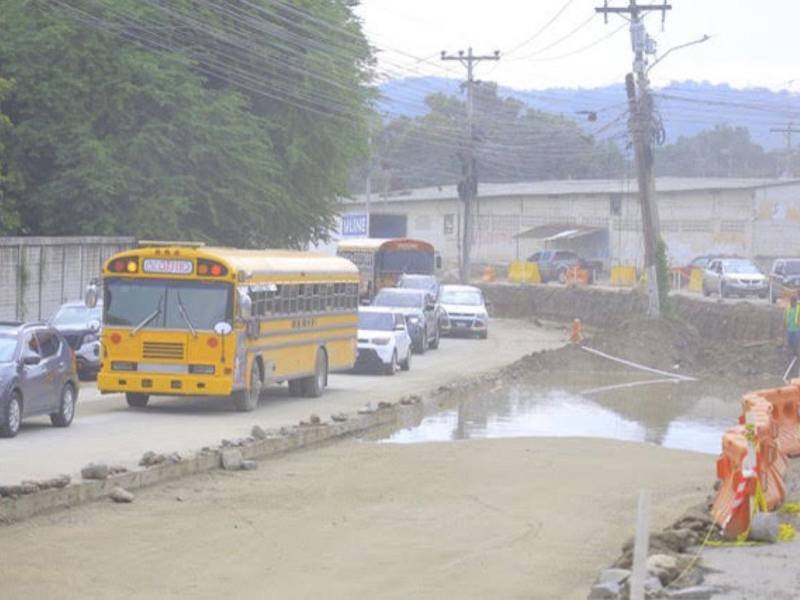 Por los trabajos justamente en la rotonda que construyen se realizará el cierre desde las 8:00 am hasta las 3:00 pm.