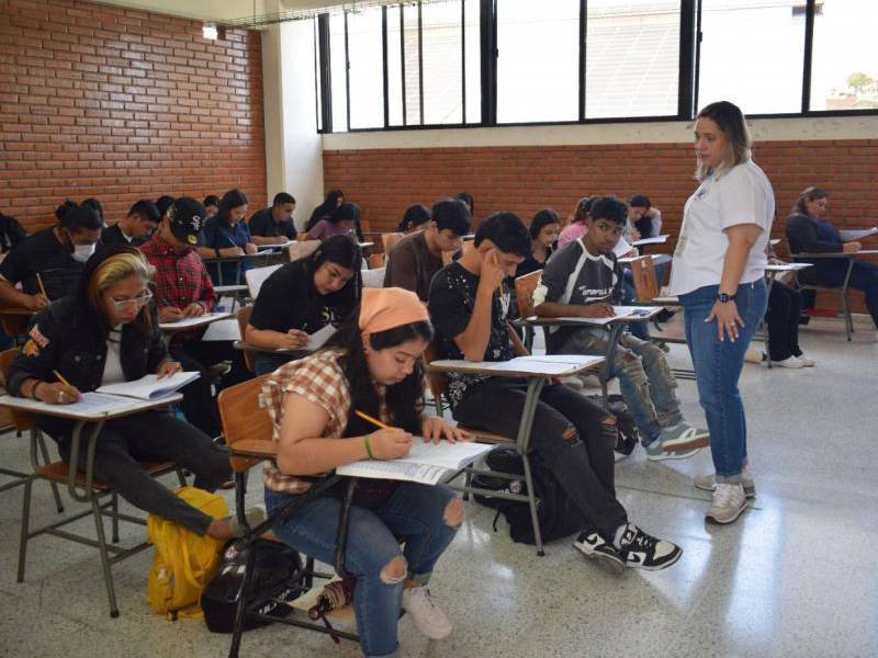 Los aspirantes compiten por un cupo en los 18 programas de licenciatura y los dos técnicos universitarios. ​​​​​