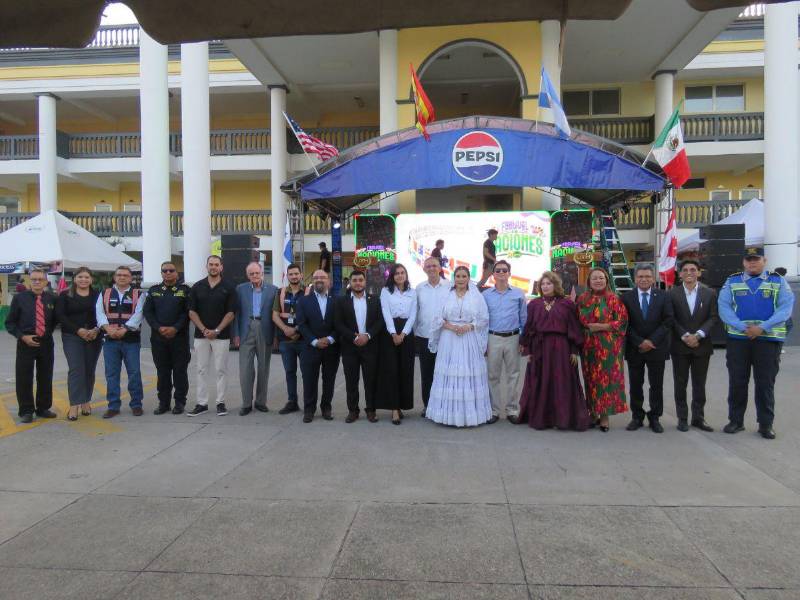 UTH cierra su 40° Aniversario con broche de oro celebrando su primer Festival de las Naciones con éxito