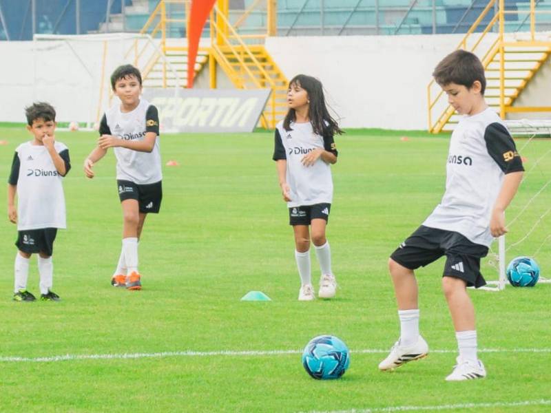 Los Clinics de la Fundación Real Madrid en Honduras se desarrollan con éxito en el Estadio Francisco Morazán
