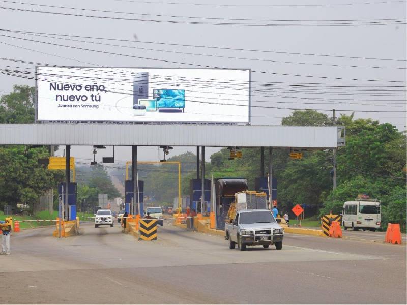 El tráfico promedio diario por los tres peajes de la carretera CA-5 es de más de 13,000 vehículos.