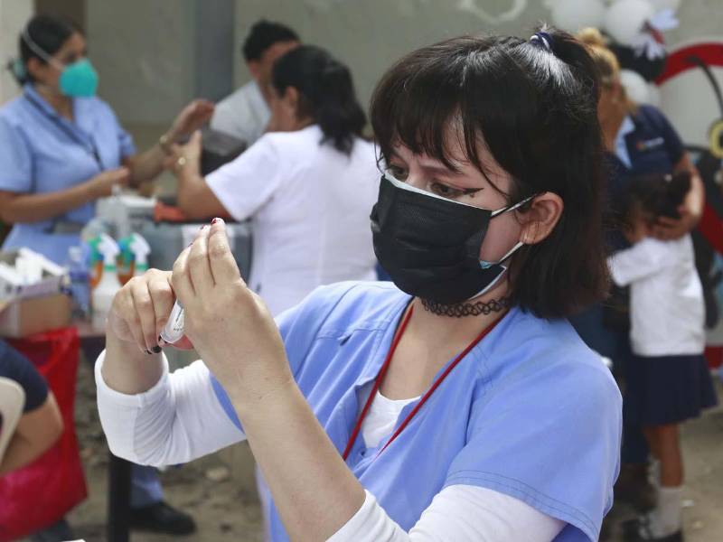 La Secretaría de Salud implementó el Sistema Nacional de Vacunación para digitalizar el registro de dosis y facilitar la consulta del historial de inmunización en Honduras.