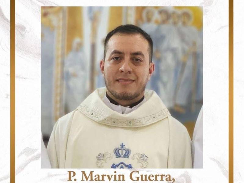 El padre Marvin Guerra es el primer párroco que tendrá la comunidad montañosa.