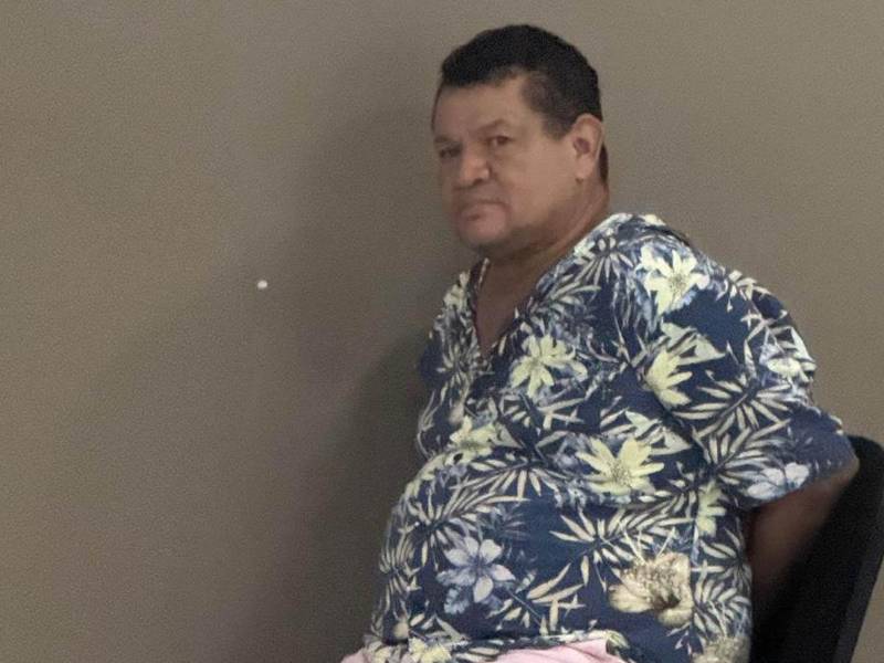El detenido tenía una orden de captura pendiente por el delito de tráfico de drogas agravado, según informó la Policía Nacional.