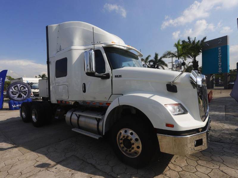 el HX 620 de la línea International incluye soluciones para operaciones de transporte pesado y aplicaciones vocacionales.