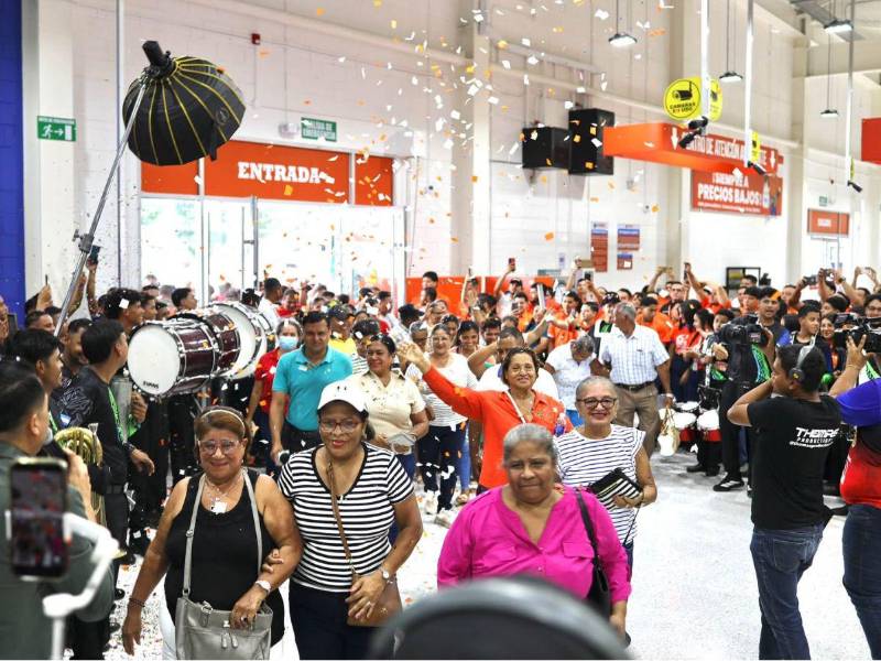 La Mundial impulsa el desarrollo de Tocoa con la gran apertura de su tienda número 20