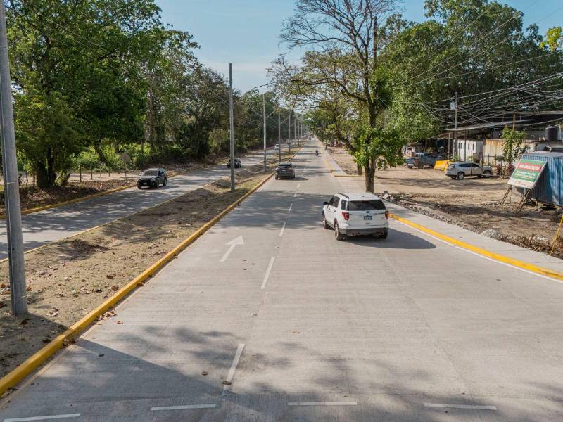 La trocha sur del bulevar facilitará la circulación en las horas pico.