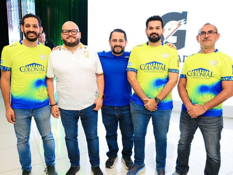 Representantes de clubes de runners participaron en el anuncio oficial del evento deportivo.