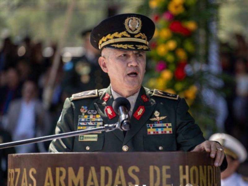 Hernández durante un evento oficial al mando del ente milutar.