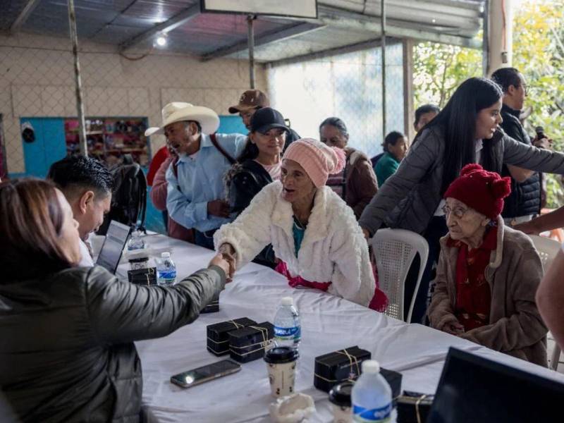 46,500 familias recibirán ayuda humanitaria en 40 municipios de siete departamentos con una inversión de más de L184 millones.