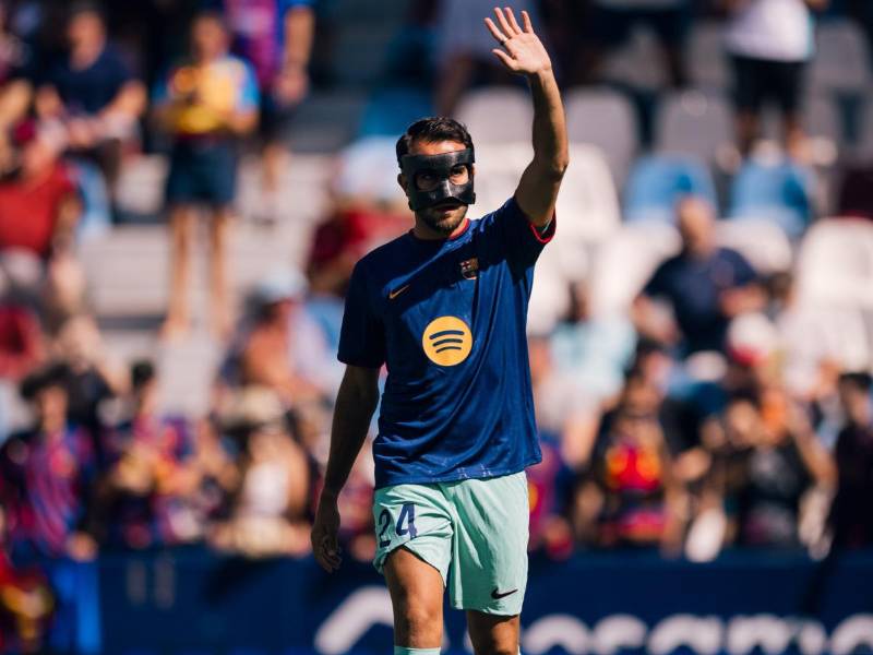 El defensor Erick García sale en el 11 inicial del Barcelona para el duelo contra Levante.