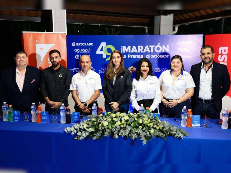 Ejecutivos de Diario LA PRENSA, marcas patrocinadoras y World Vision participan en el lanzamiento de la 49 Maratón de Diario LA PRENSA.