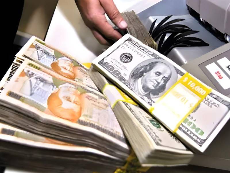 La subasta diaria de divisas, establecida por el BCH, busca equilibrar la oferta y la demanda de moneda extranjera en el país.