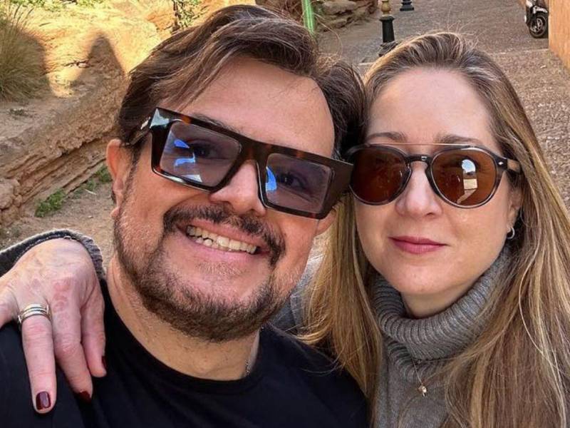 Aleks Syntek y su ahora exesposa Aleks Syntek.