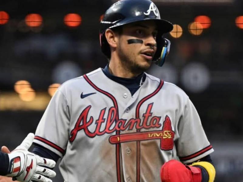 El hondureño Mauricio Dubón hizo historia en las Grandes Ligas al conectar 600 imparables, lo que consolida su carrera en la MLB. Foto: Atlanta Braves