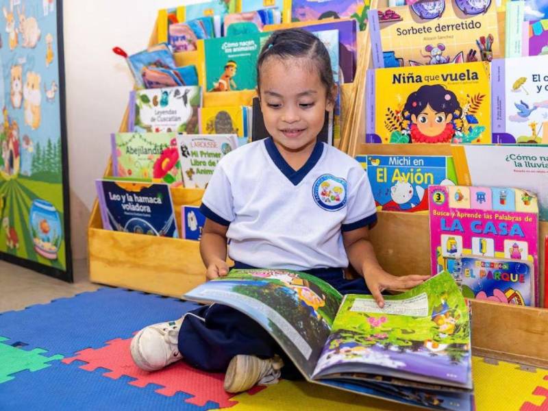 Niña en etapa preescolar en El Salvador.