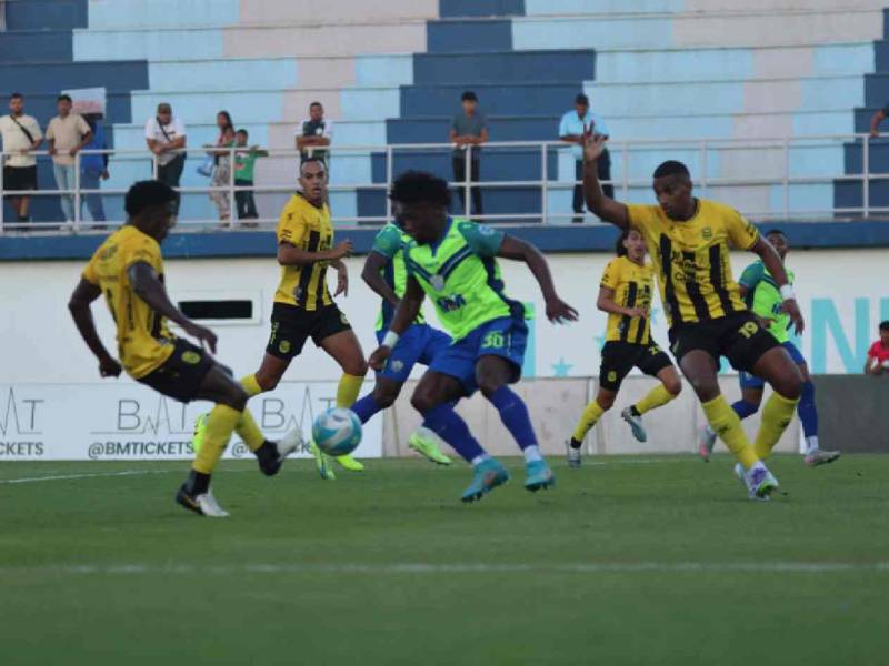 Olancho FC y Real España se vuelven a ver las caras en el Clausura 2026.