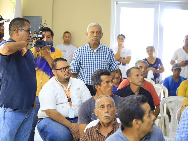 Los habitantes acordaron que habrá una segunda reunión en donde esperan la participación de ministros de Energía, Ambiente e Infraestructura.