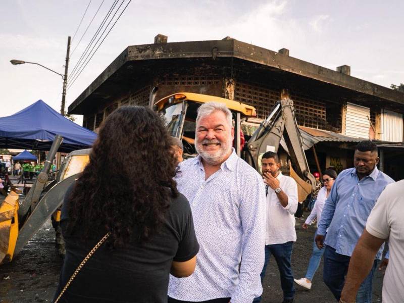 Roberto Contreras dice que es el único alcalde que no ganó bajo la sombra de Salvador porque sacó 190 mil votos y Nasralla solo 170 mil.