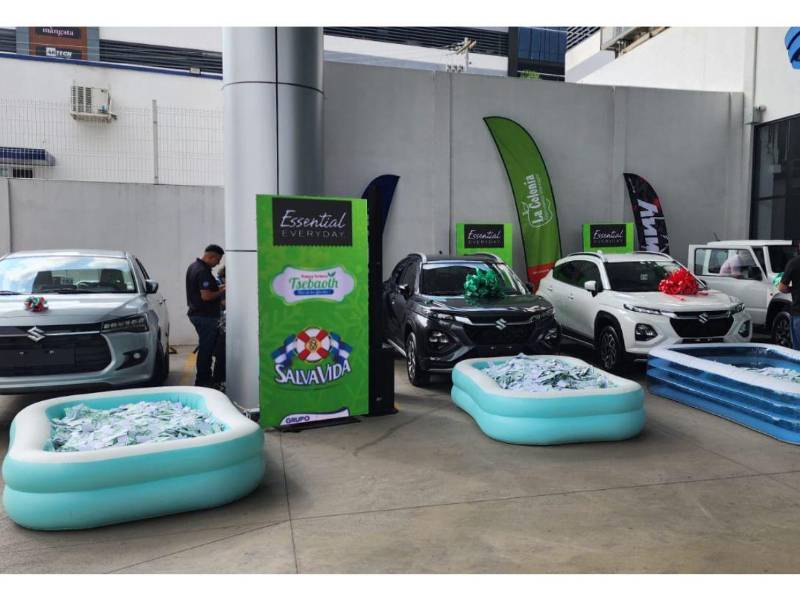 Navidad de lujo: Supermercados La Colonia entrega autos Suzuki a clientes de la zona norte