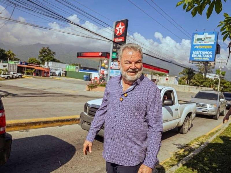 El alcalde Roberto Contreras supervisó la zona y anunció la solución vial que será licitada el próximo año.