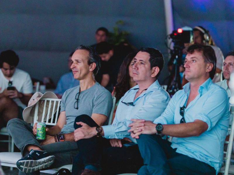 Parte de los asistentes a las conferencias de la Semana temática de Ciudades Crypto.