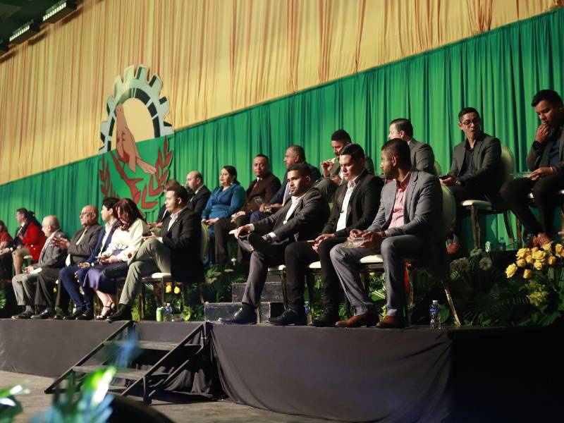 Estos son los gerentes que trabajan con el alcalde Roberto Contreras, unos se quedan otros se van y aunque no todos han dado el ancho en sus dependencias.