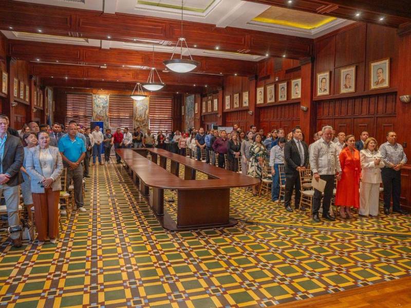 El lanzamiento de las bodas masivas se realizó en el salón consistorial de la municipalidad sampedrana.