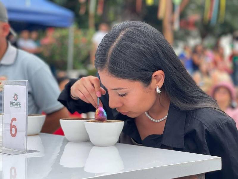 El barismo se ha ido abriendo camino con el paso de los años y en la actualidad muchas mujeres se dedican a ello.