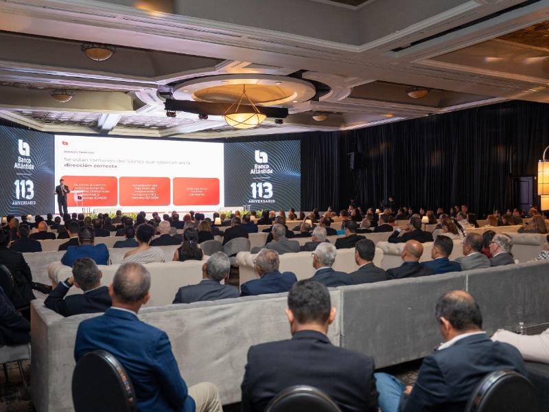 Con esta iniciativa, Banco Atlántida reafirma su compromiso con la generación de conocimiento y el fortalecimiento del liderazgo económico.