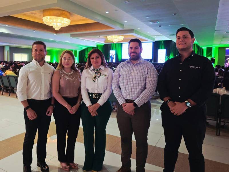 Roger Valladares, Presidente de UTH, inspira a jóvenes con la conferencia “Sueña, Despierta y Trabaja”