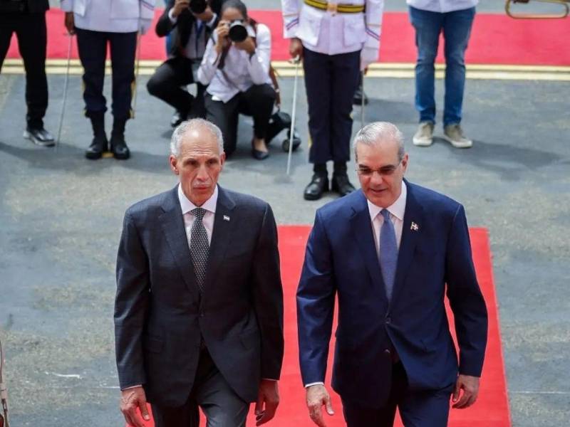El presidente de Honduras, Nasry Asfura Zablah, y su homólogo de República Dominicana, Luis Abinader.